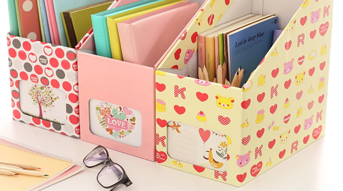 8. Organizer meja sederhana dari kardus bekas